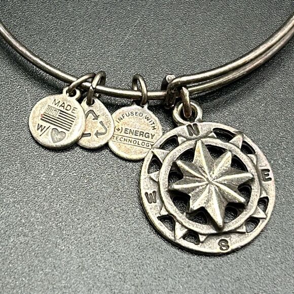 Alex And Ani Rafaelian Silver Compass Bangle Charm Adjustable Bracelet - Picture 2 of 3